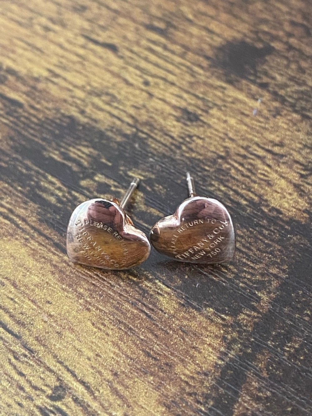 Tiffany & Co. Heart Stud Earrings in 18k Yellow Gold